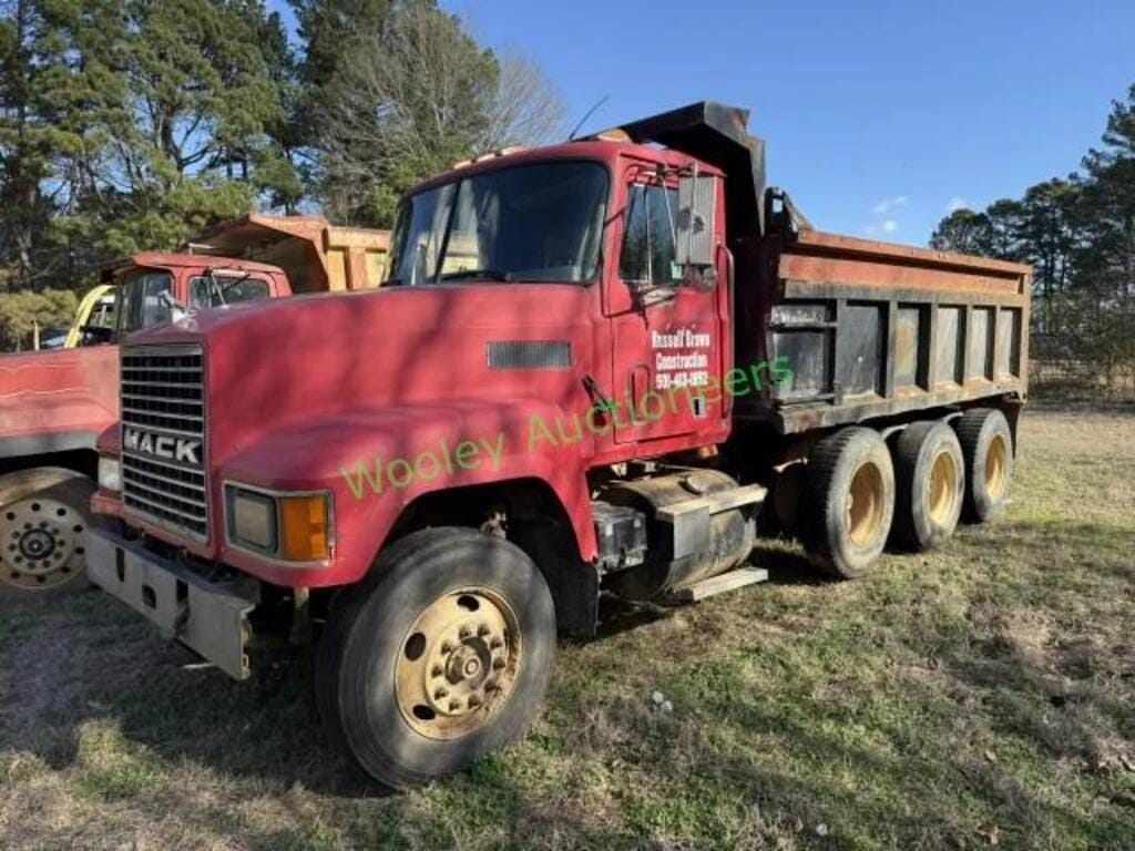 1993 Mack CH613 Equipment Image0