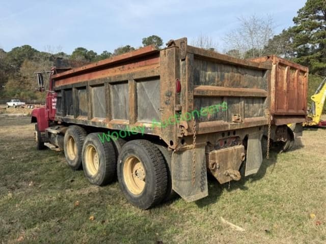 Image of Mack CH613 equipment image 4