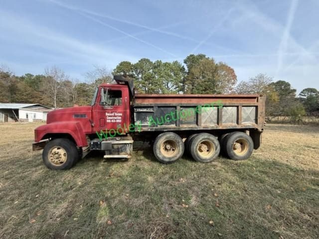 Image of Mack CH613 equipment image 3