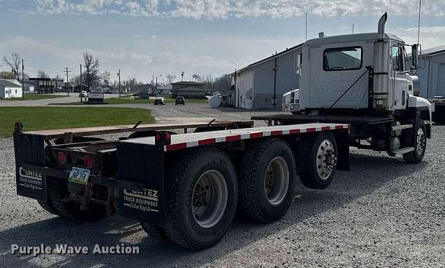 Image of Mack CH613 equipment image 4