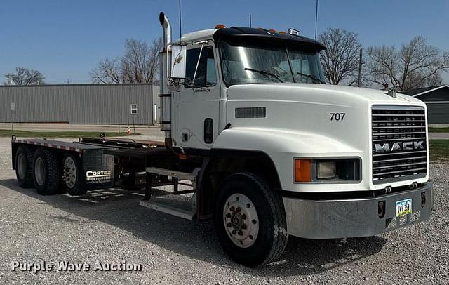 Image of Mack CH613 equipment image 2