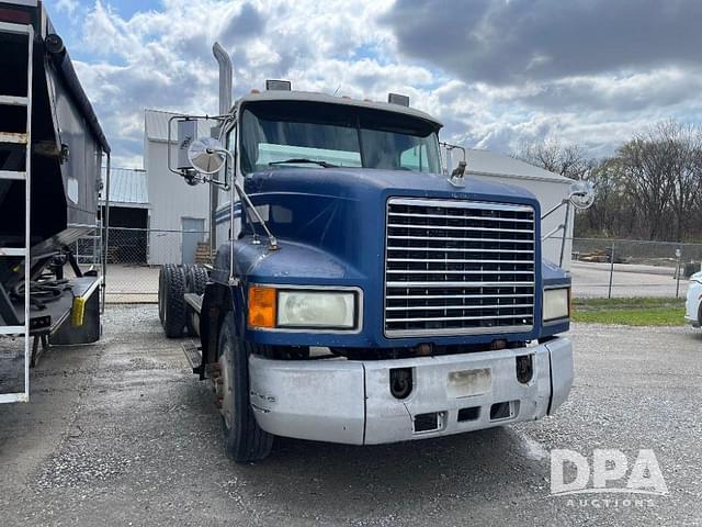 Image of Mack CH613 equipment image 3