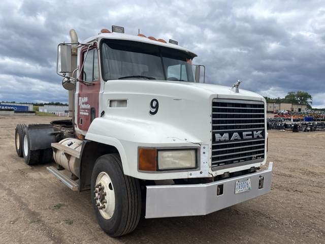 Image of Mack CH613 equipment image 4