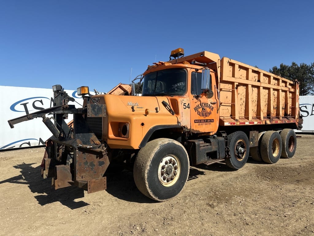 Main image Mack DM690S