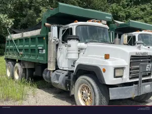 1993 Mack RD690S Image