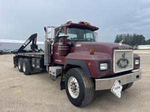 1993 Mack RD688S Image