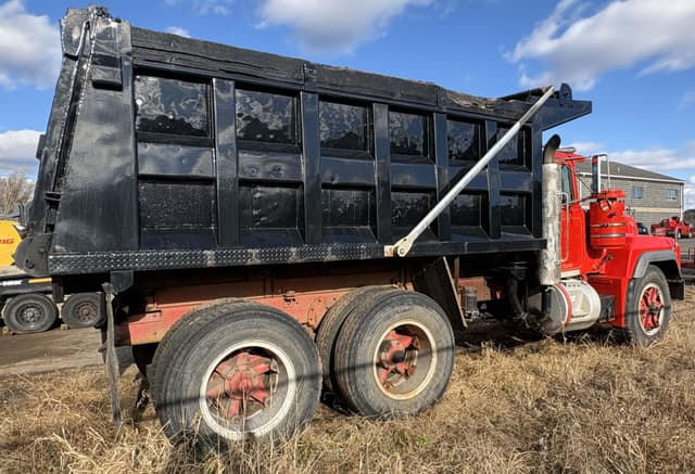 Image of Mack RD688SX equipment image 4