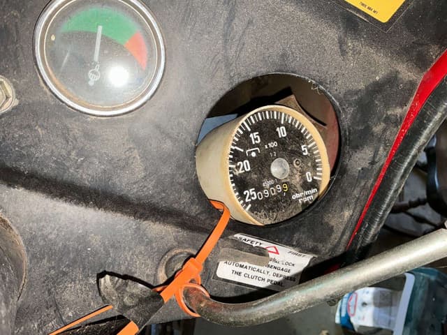 Image of Massey Ferguson 231 equipment image 4