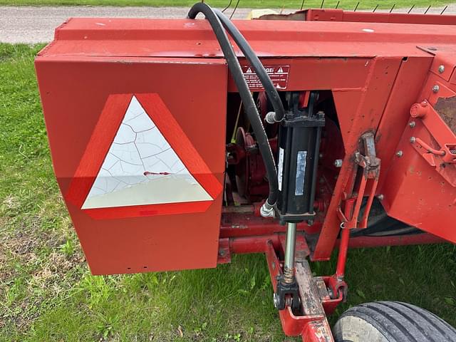Image of New Holland 492 equipment image 4