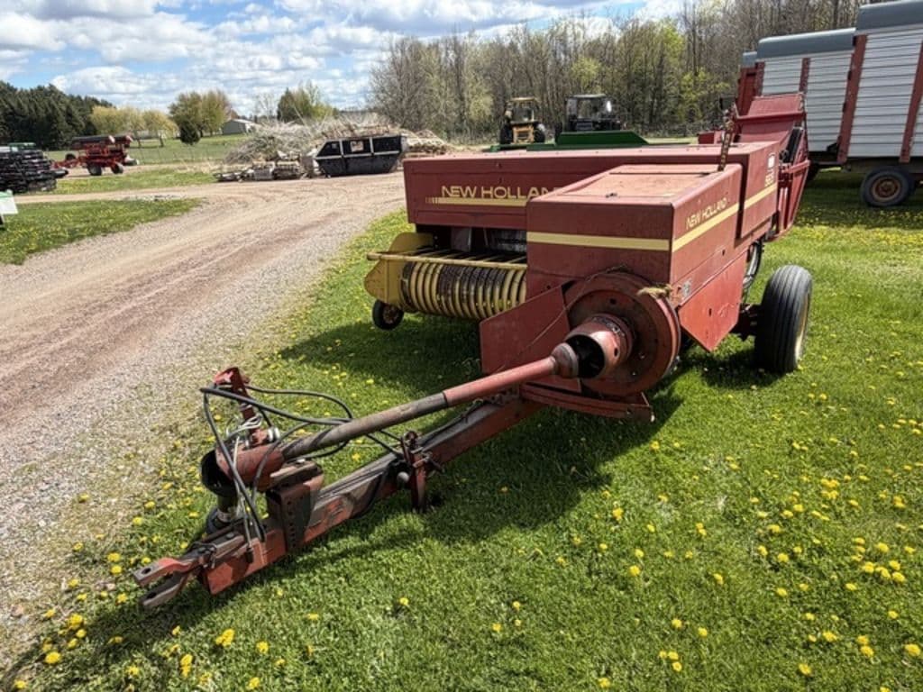Image of New Holland 565 Primary image
