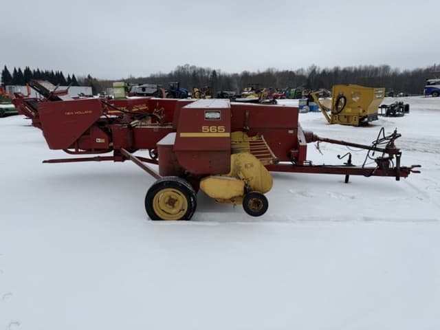 Image of New Holland 565 equipment image 3