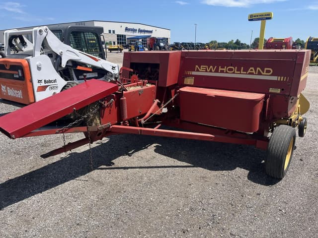 Image of New Holland 565 equipment image 3