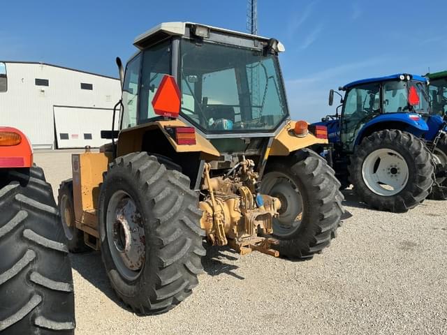 Image of New Holland 6640 equipment image 3