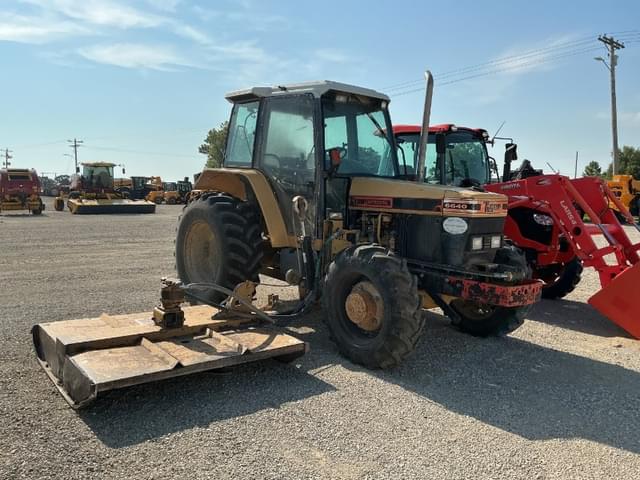 Image of New Holland 6640 equipment image 2