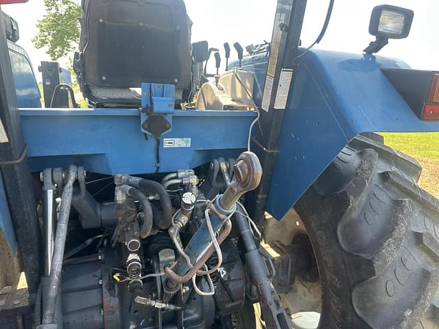 Image of New Holland 7740 equipment image 3