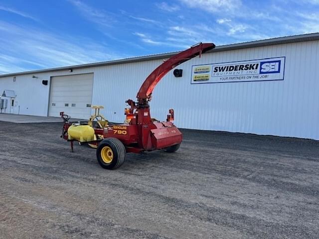 Image of New Holland 790 equipment image 2