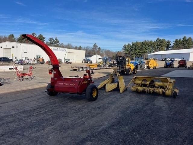 Image of New Holland 790 equipment image 4