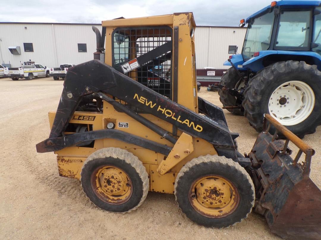 Image of New Holland L445 Primary image