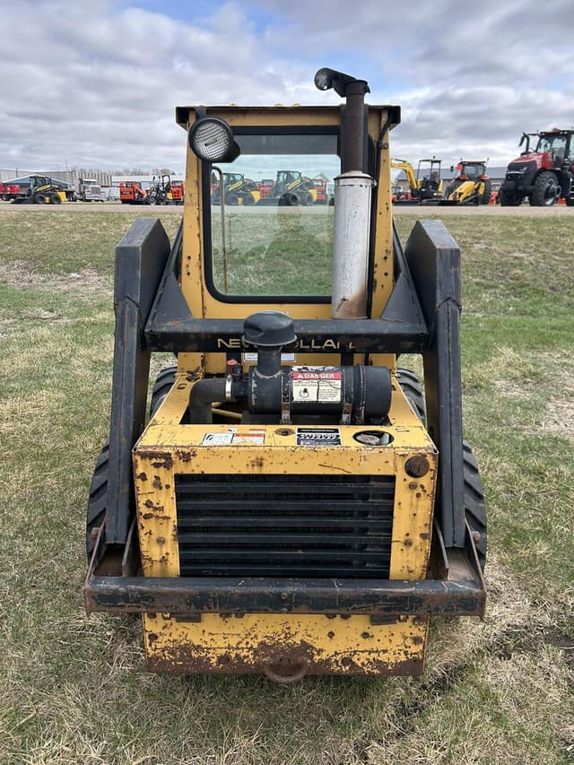 Image of New Holland L455 equipment image 4