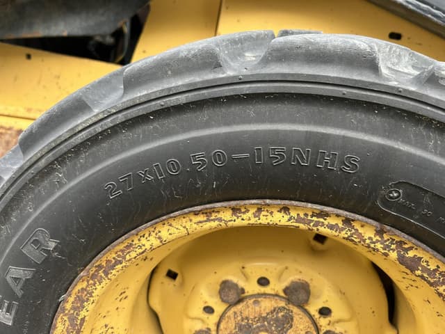 Image of New Holland L455 equipment image 3