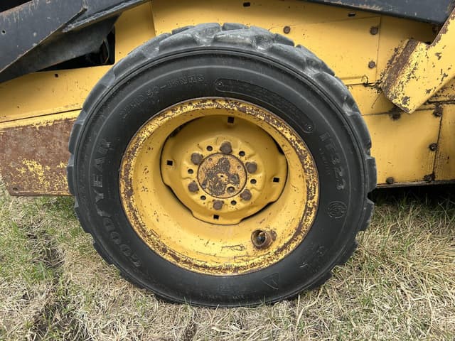 Image of New Holland L455 equipment image 2