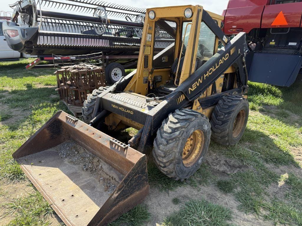 Main image New Holland L785