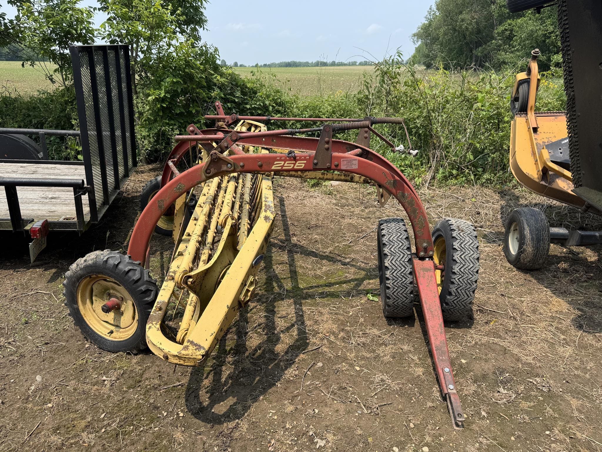 1993 New Holland Rolabar 256 Equipment Image0