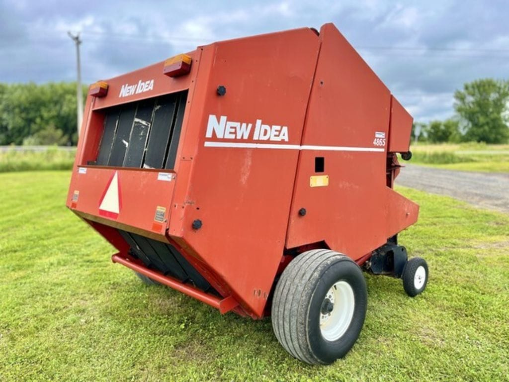 1993 New Idea 4865 Equipment Image0