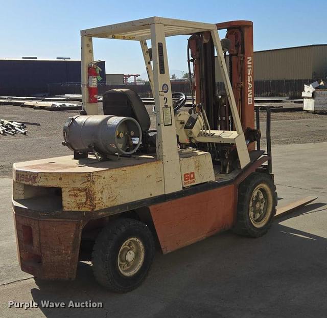 Image of Nissan 60 equipment image 4
