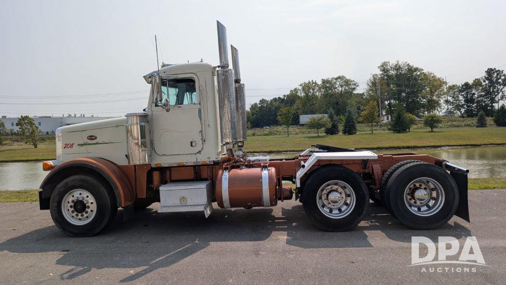 Image of Peterbilt 357 Primary image