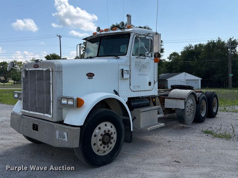 1993 Peterbilt 357 Equipment Image0