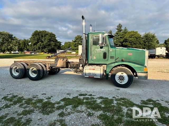 Image of Peterbilt 377 equipment image 2