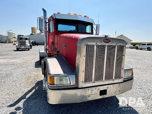 Image of Peterbilt 377 equipment image 3