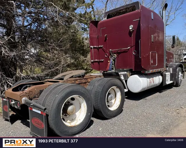 Image of Peterbilt 377 equipment image 2