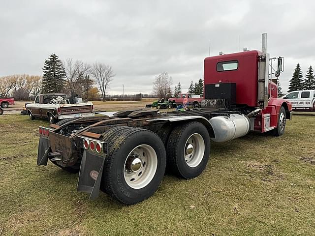 Image of Peterbilt 377 equipment image 2