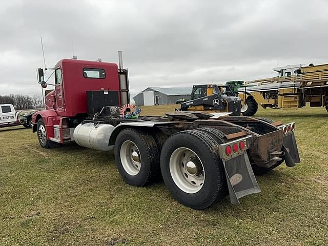 Image of Peterbilt 377 equipment image 3