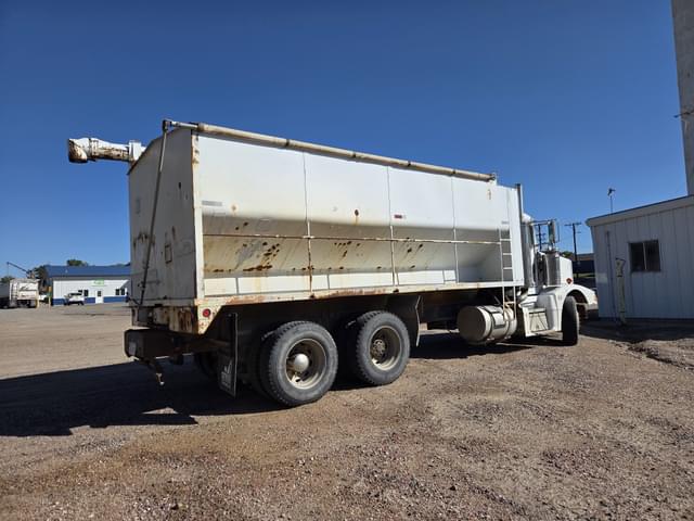 Image of Peterbilt 377 equipment image 3