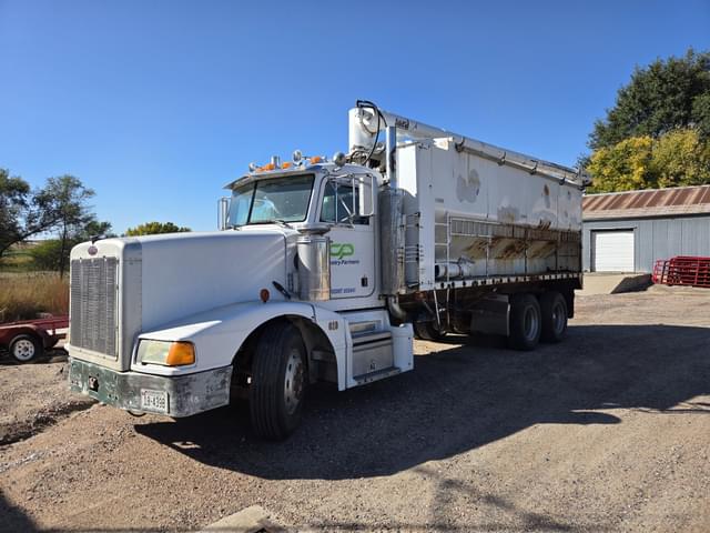 Image of Peterbilt 377 equipment image 1