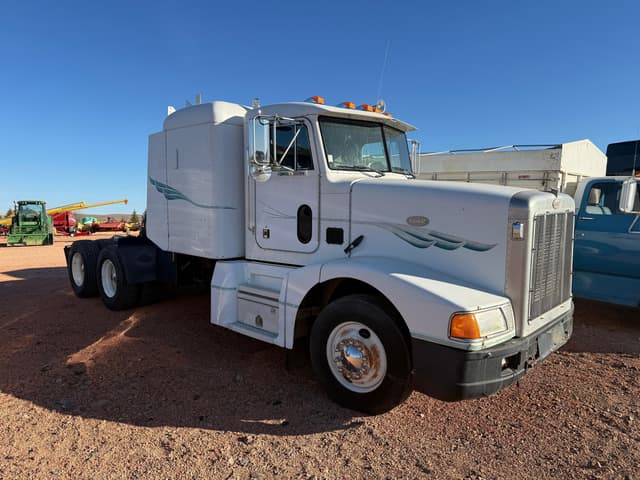 Image of Peterbilt 377 equipment image 4