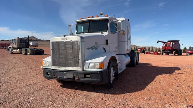 Image of Peterbilt 377 equipment image 1