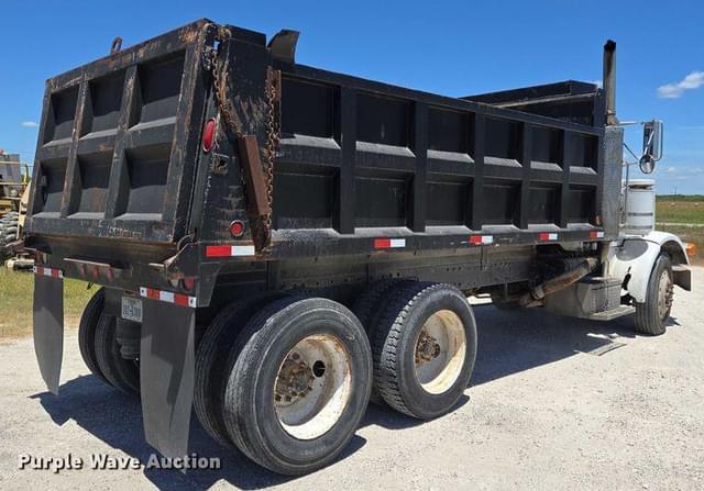 Image of Peterbilt 378 equipment image 4