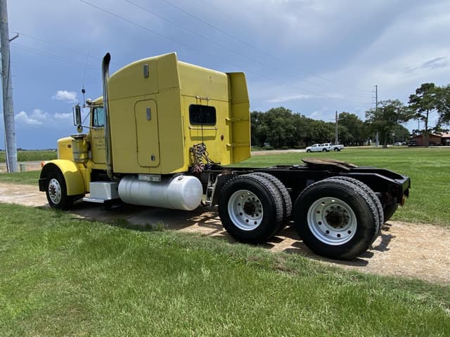 Image of Peterbilt 379 equipment image 3