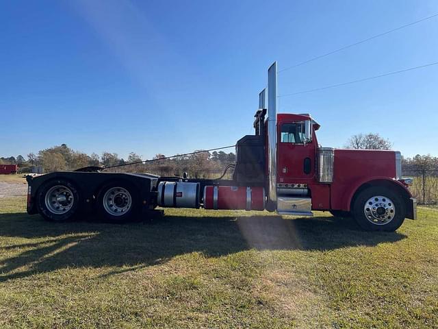 Image of Peterbilt 379 equipment image 3