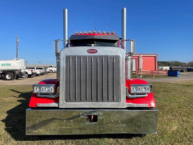 Image of Peterbilt 379 equipment image 1