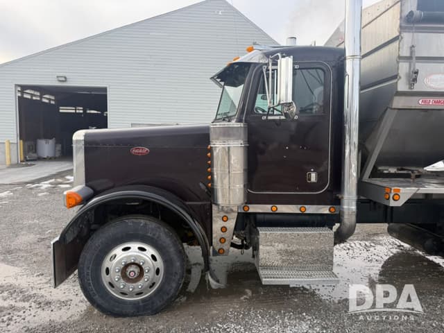 Image of Peterbilt 379 equipment image 2