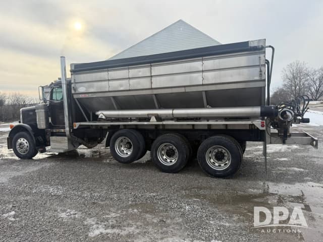 Image of Peterbilt 379 equipment image 4