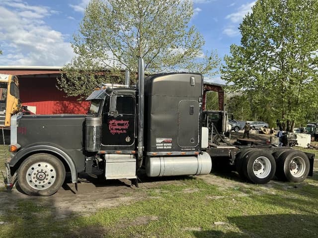 Image of Peterbilt 379 equipment image 1