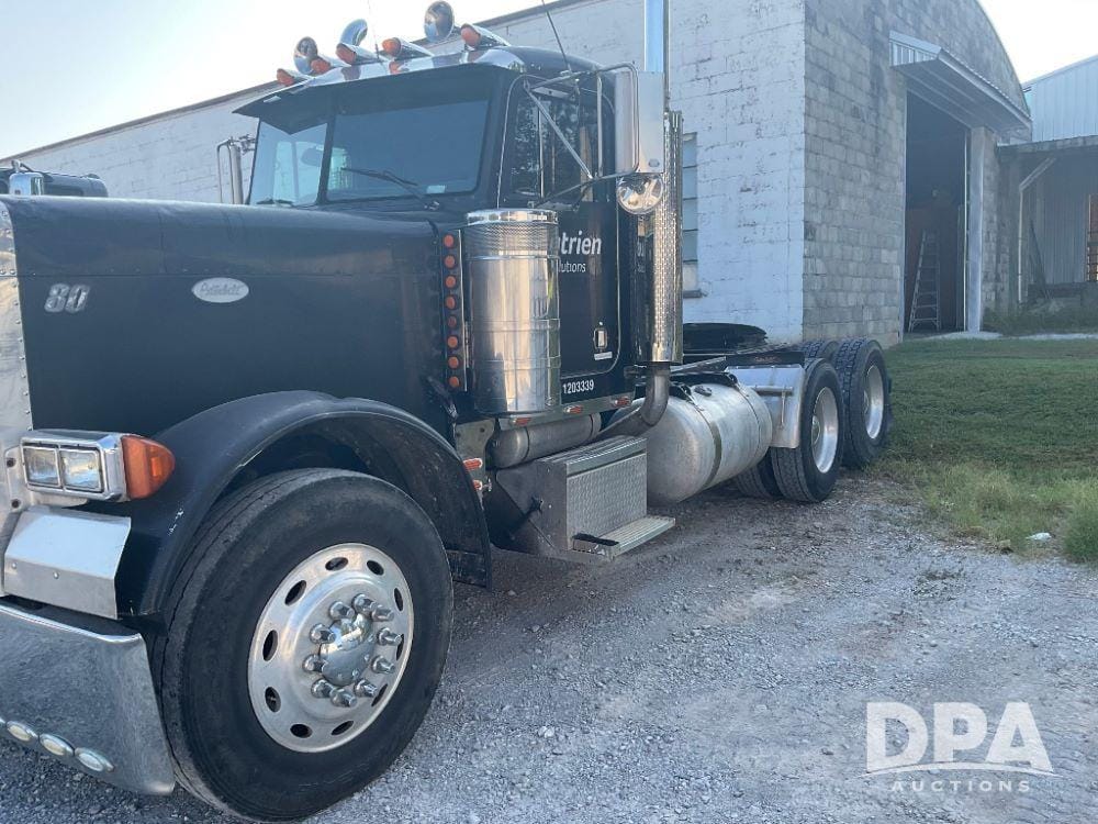 Main image Peterbilt 379