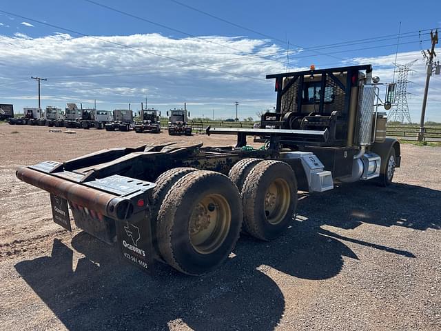 Image of Peterbilt 379 equipment image 4