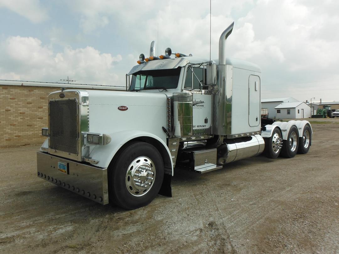 Image of Peterbilt 379EXHD Primary image